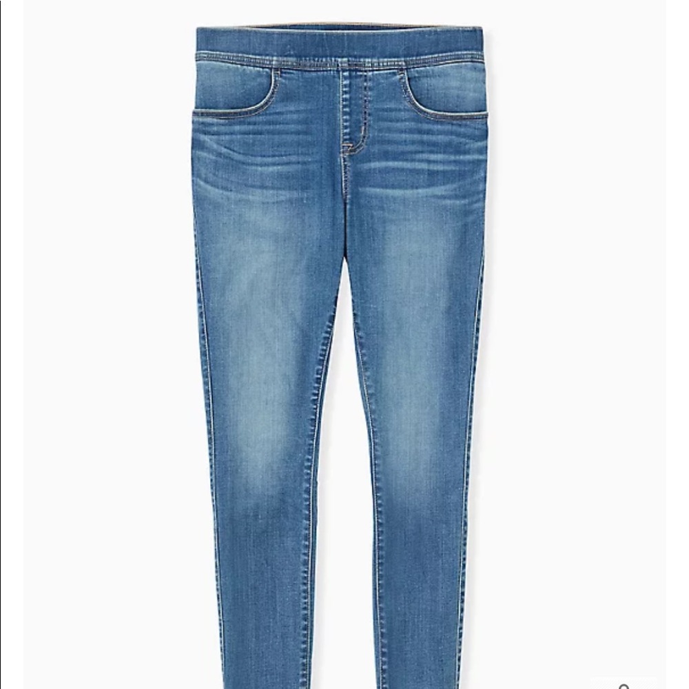 Size L (12) torrid pull on jeans